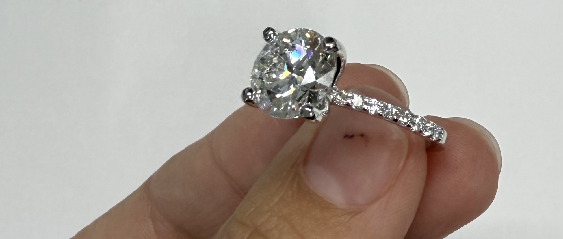 14k White Gold IGI Certified Genuine 3.03 Carat Laboratory Grown Round Brilliant Cut Diamond Solitaire - Image 8