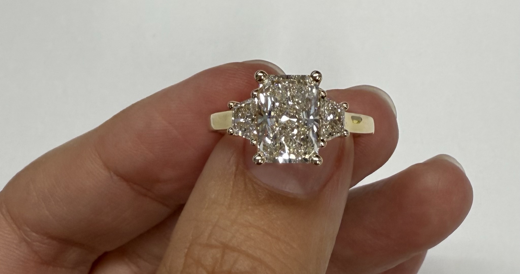 14k Yellow Gold IGI Certified Laboratory Grown 2.08 Carat Radiant Cut Diamond & .47 Cttw Trapezoid Diamond Ring - Image 3