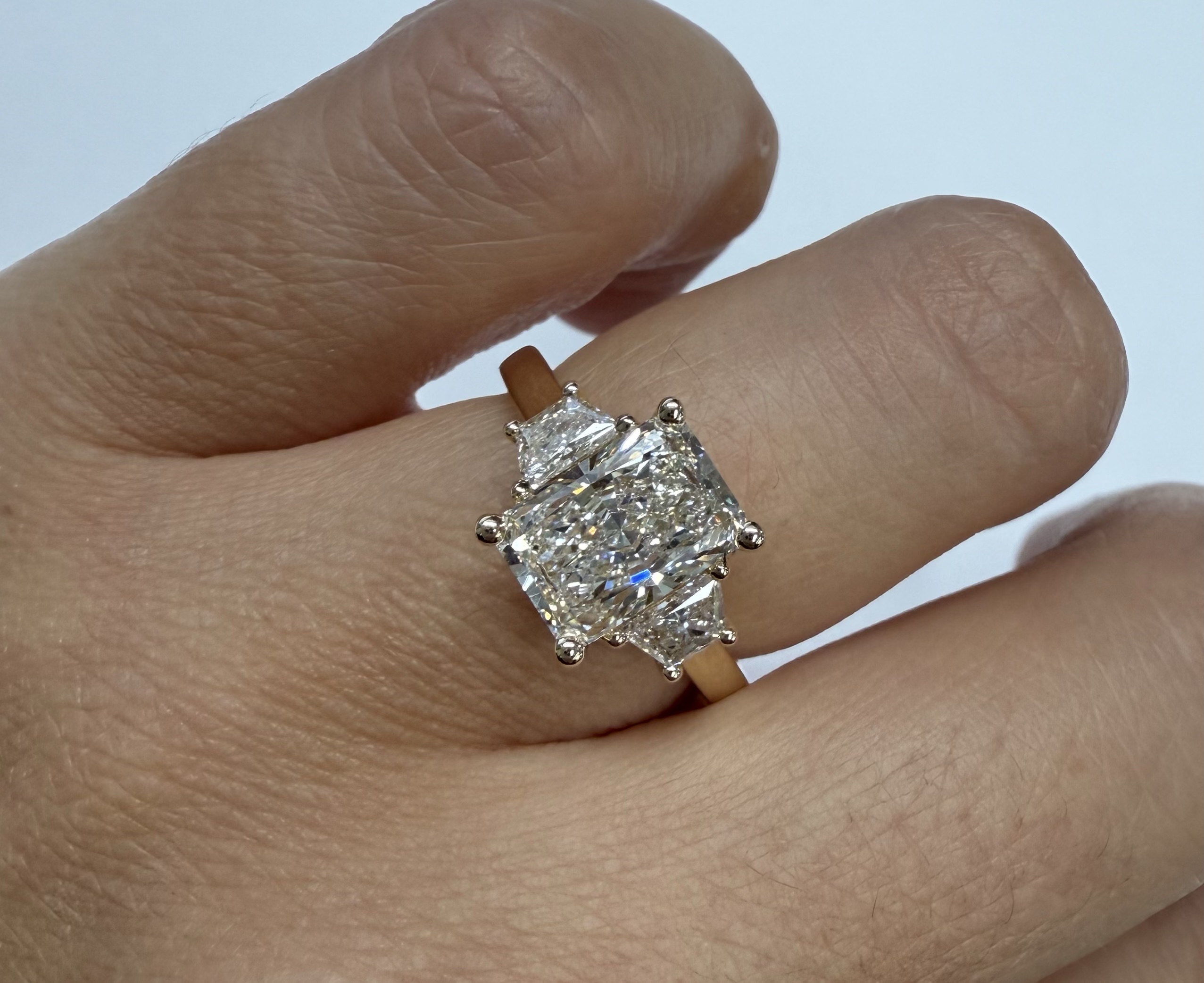 14k Yellow Gold IGI Certified Laboratory Grown 2.08 Carat Radiant Cut Diamond & .47 Cttw Trapezoid Diamond Ring - Image 23