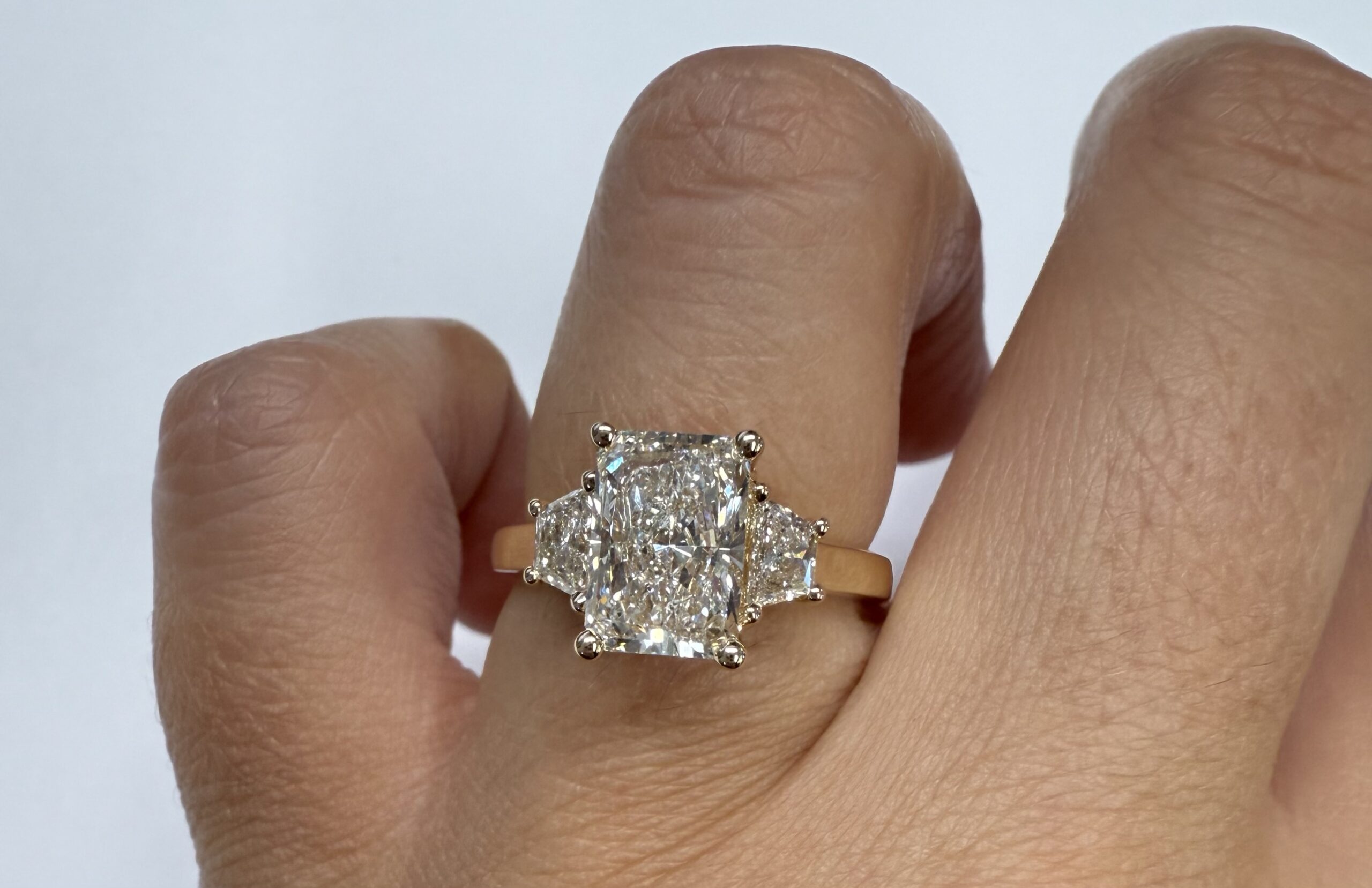 14k Yellow Gold IGI Certified Laboratory Grown 2.08 Carat Radiant Cut Diamond & .47 Cttw Trapezoid Diamond Ring - Image 28