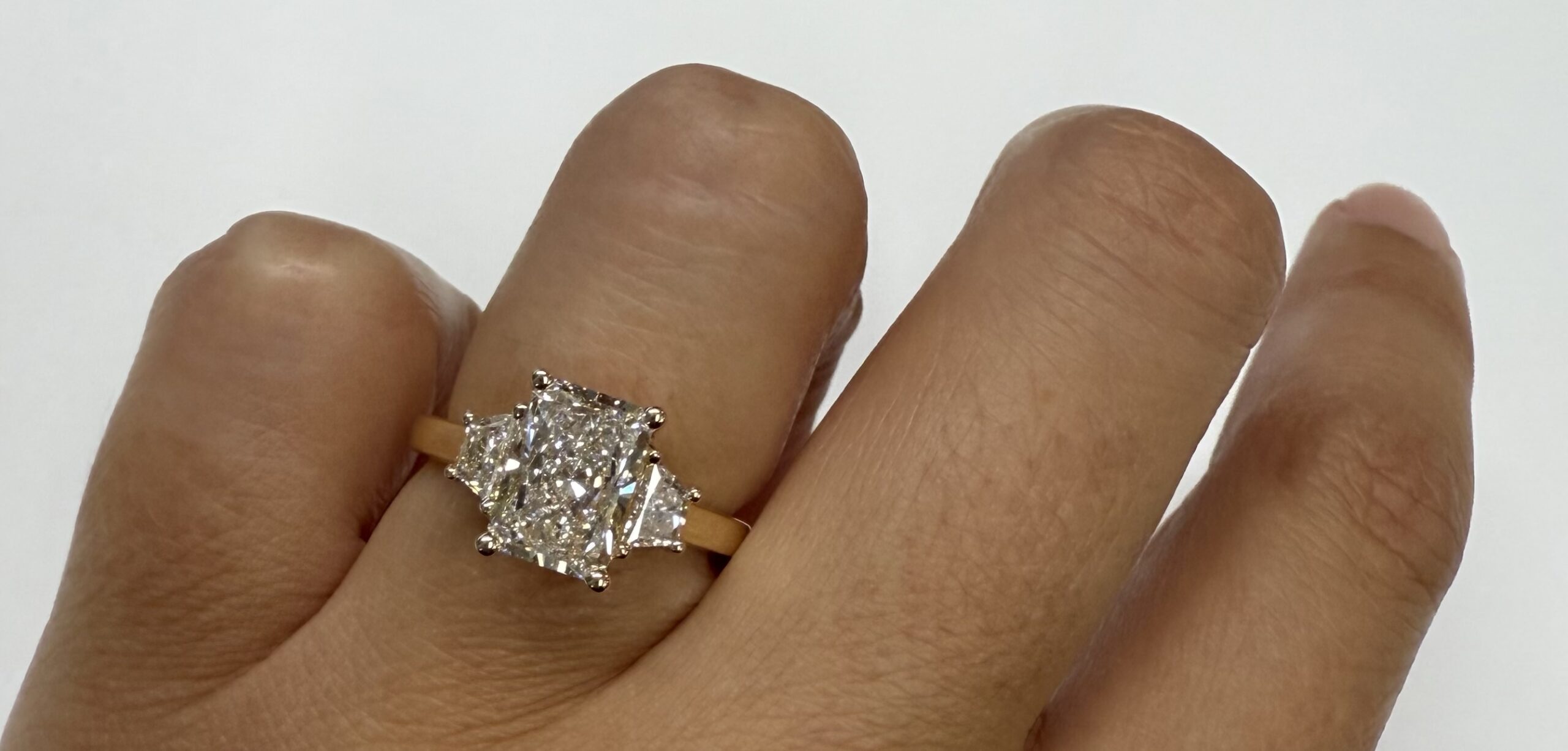 14k Yellow Gold IGI Certified Laboratory Grown 2.08 Carat Radiant Cut Diamond & .47 Cttw Trapezoid Diamond Ring - Image 30