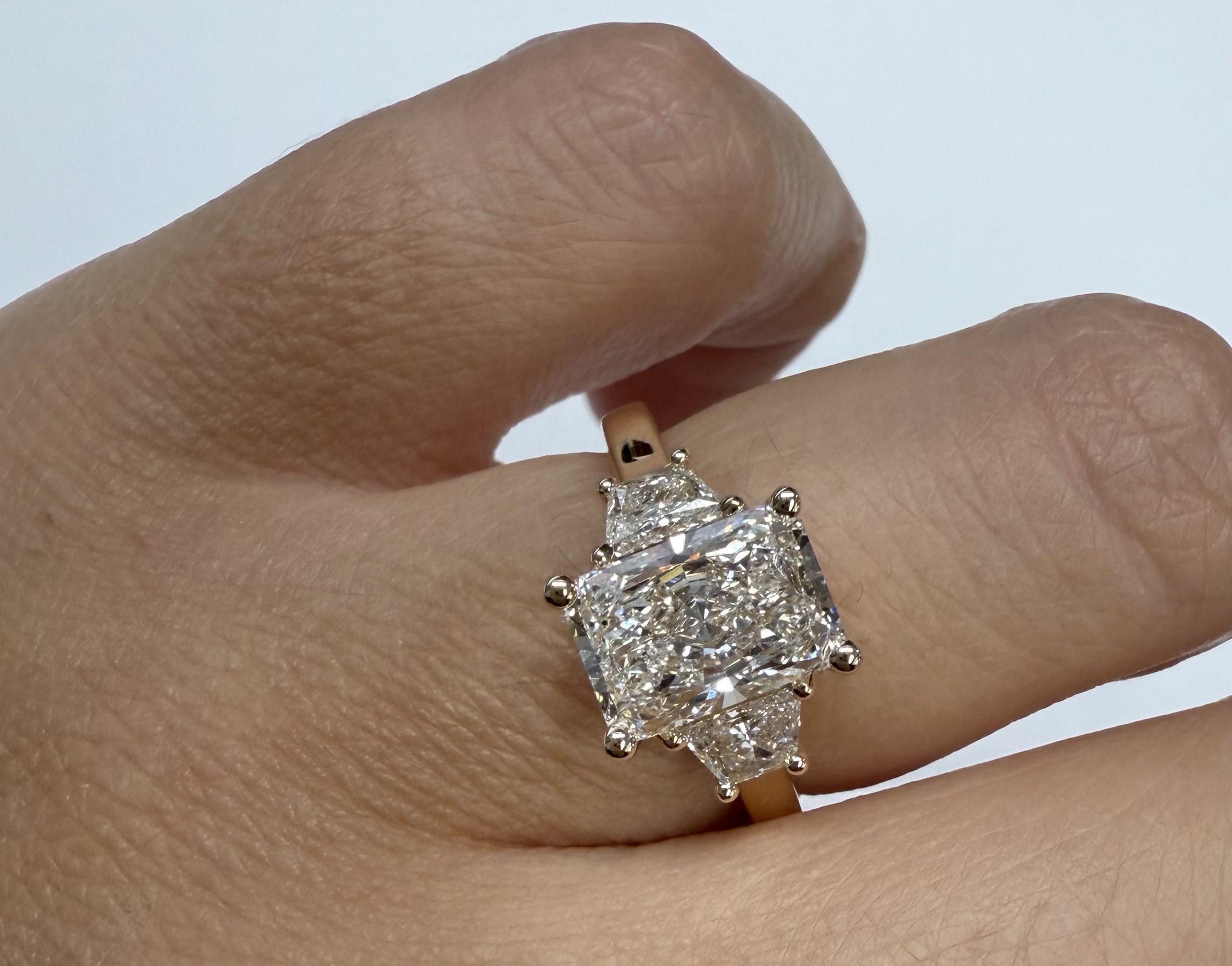 14k Yellow Gold IGI Certified Laboratory Grown 2.08 Carat Radiant Cut Diamond & .47 Cttw Trapezoid Diamond Ring - Image 37