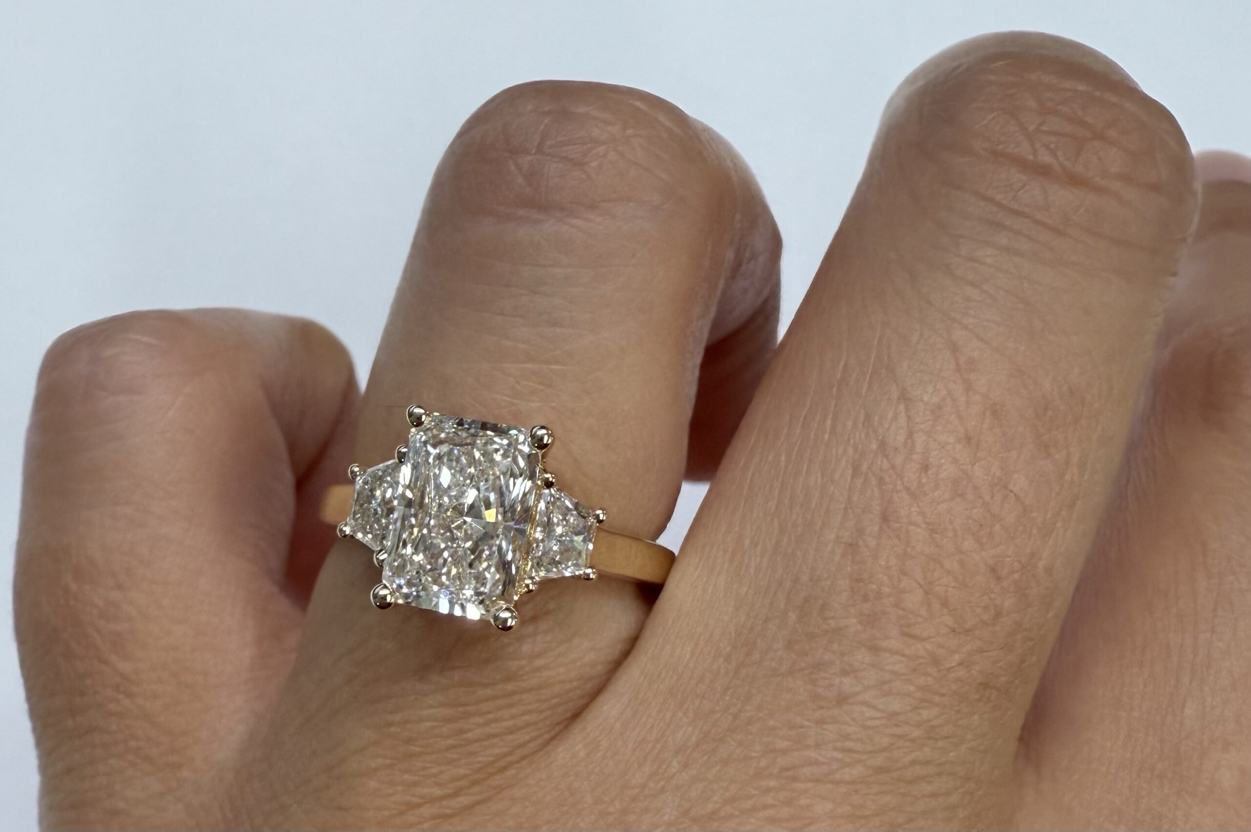 14k Yellow Gold IGI Certified Laboratory Grown 2.08 Carat Radiant Cut Diamond & .47 Cttw Trapezoid Diamond Ring - Image 48