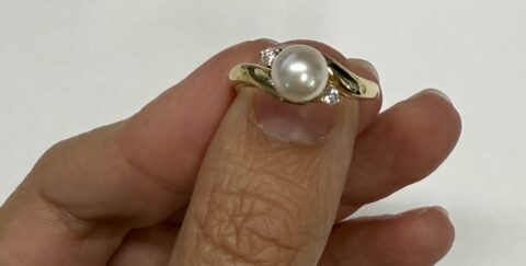14k Yellow Gold 6 MM Cultured Pearl & Genuine .08 Cttw Round Brilliant Cut Diamond Ring