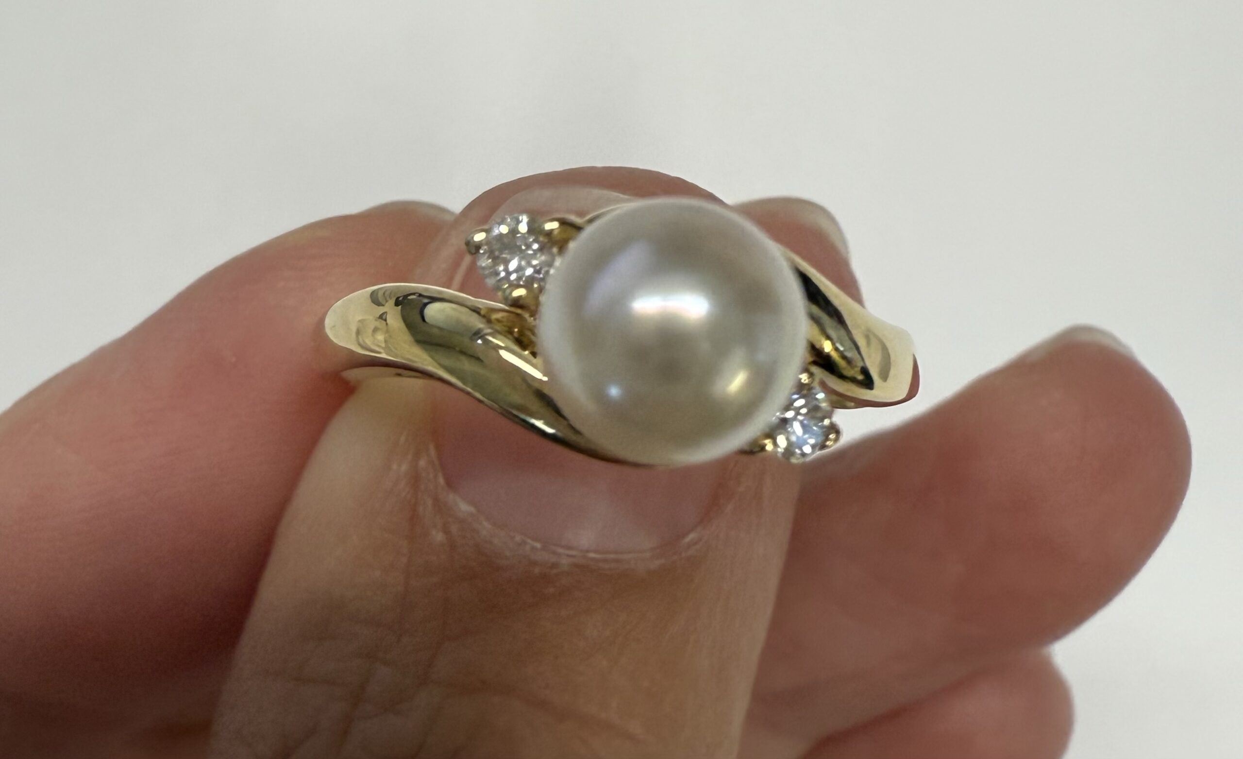 14k Yellow Gold 6 MM Cultured Pearl & Genuine .08 Cttw Round Brilliant Cut Diamond Ring - Image 9