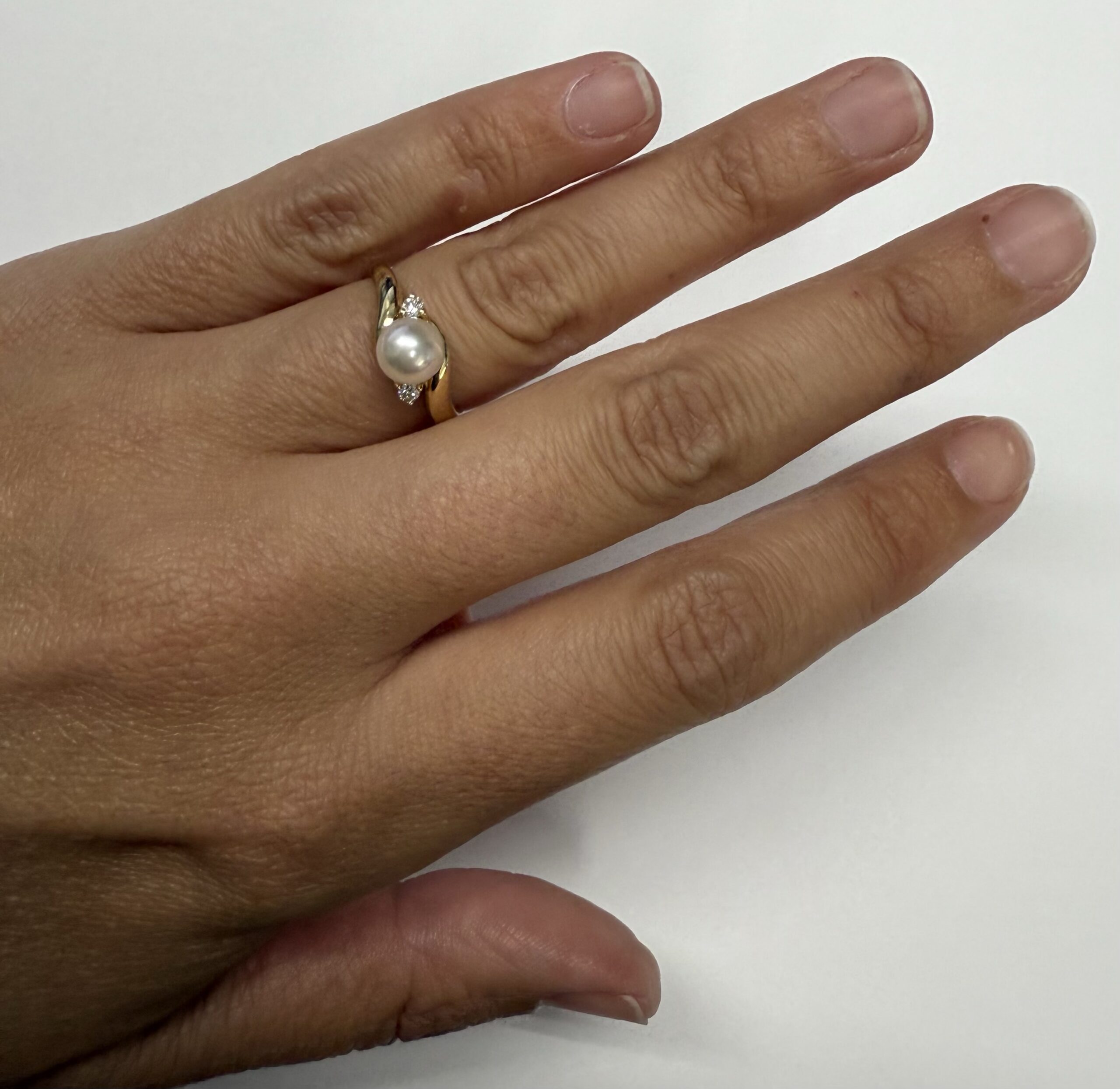 14k Yellow Gold 6 MM Cultured Pearl & Genuine .08 Cttw Round Brilliant Cut Diamond Ring - Image 10