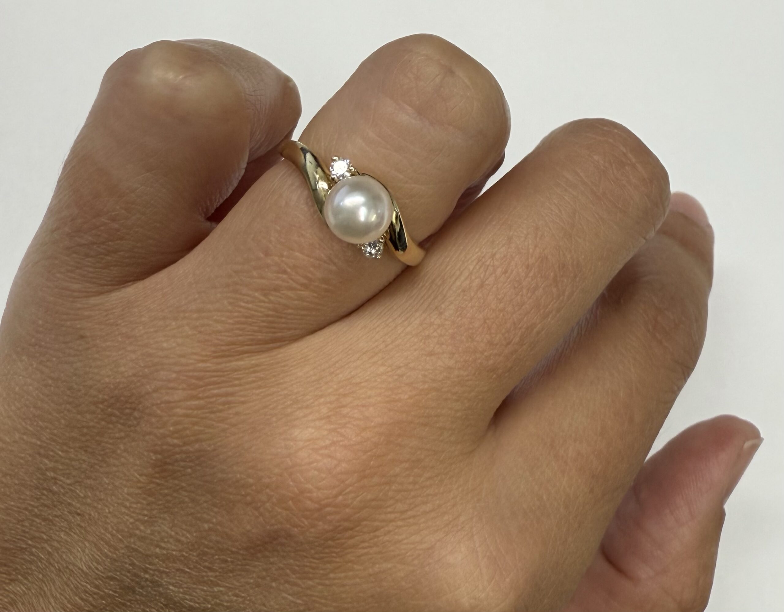 14k Yellow Gold 6 MM Cultured Pearl & Genuine .08 Cttw Round Brilliant Cut Diamond Ring - Image 24