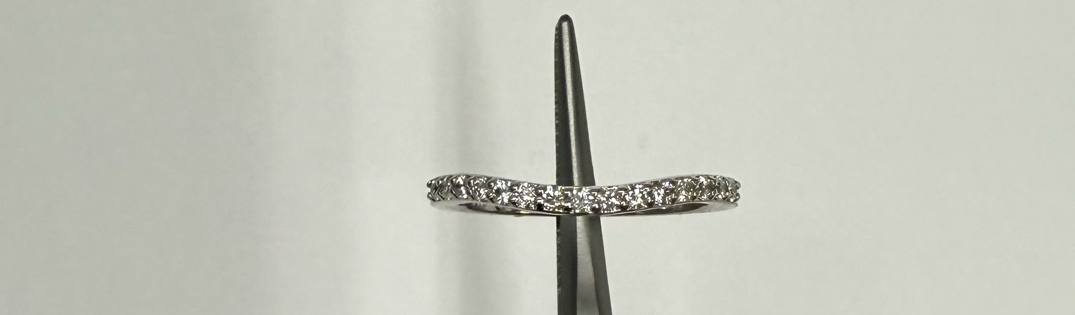 14k White Gold Genuine 15 Stone .21 Cttw Round Brilliant Cut Diamond Slightly Curved Band - Image 2