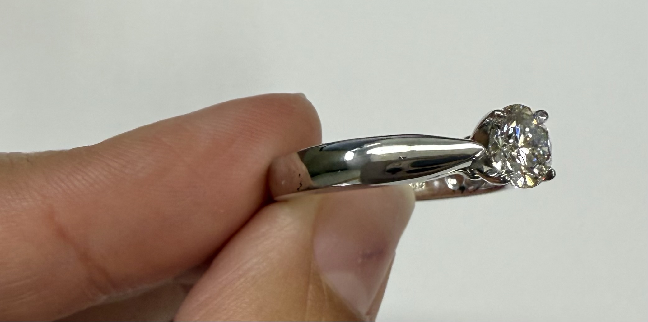 14k White Gold Genuine GIA Certified .90 Carat Round Brilliant Cut Diamond Solitaire - Image 2