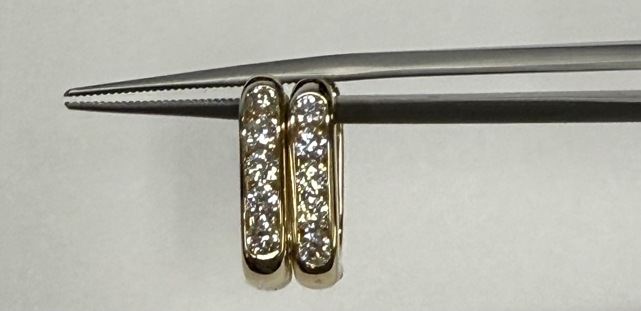 14k Yellow Gold Genuine .51 Cttw Round Brilliant Cut Diamond Oval Shaped Hoop Earrings - Image 4