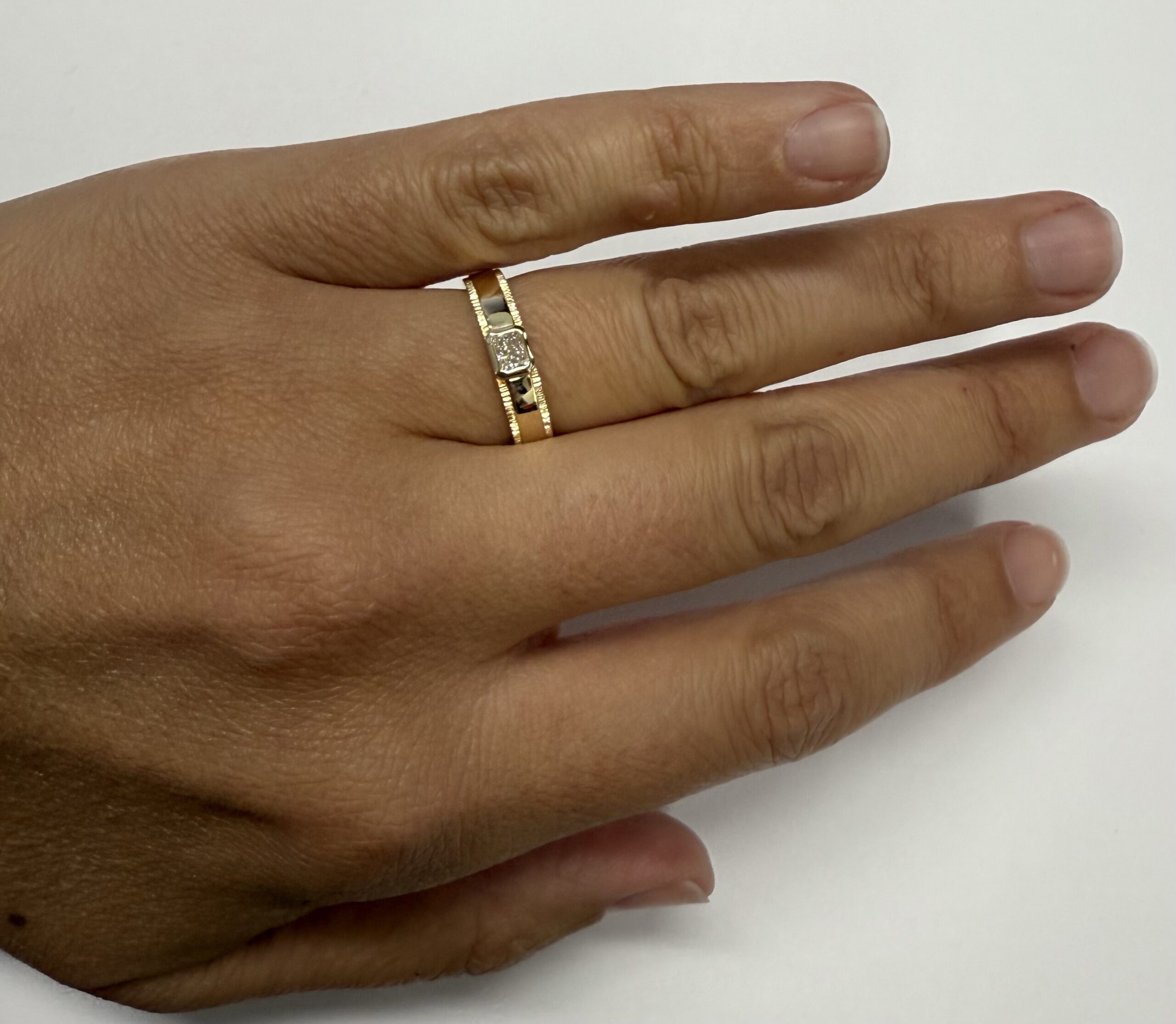 14k Yellow Genuine .20 Cttw Radiant Cut Diamond Band - Image 9