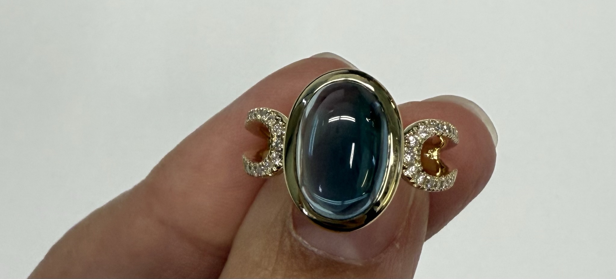 14k Yellow Gold Genuine Bezel Set 4.60 Cttw London Blue Topaz & Diamond Ring - Image 3