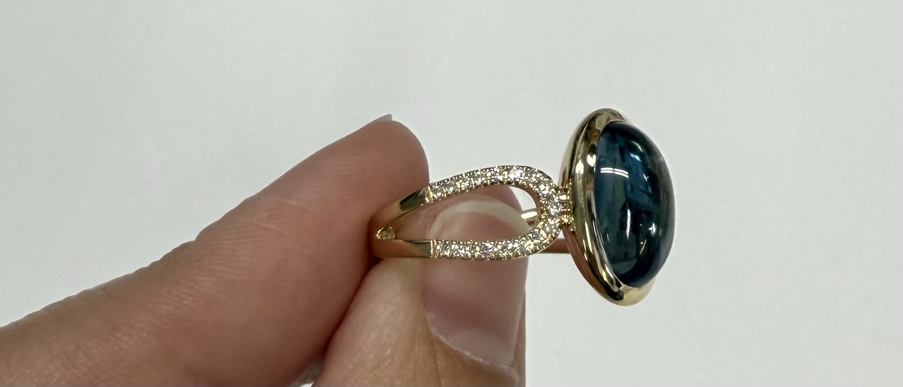 14k Yellow Gold Genuine Bezel Set 4.60 Cttw London Blue Topaz & Diamond Ring - Image 4