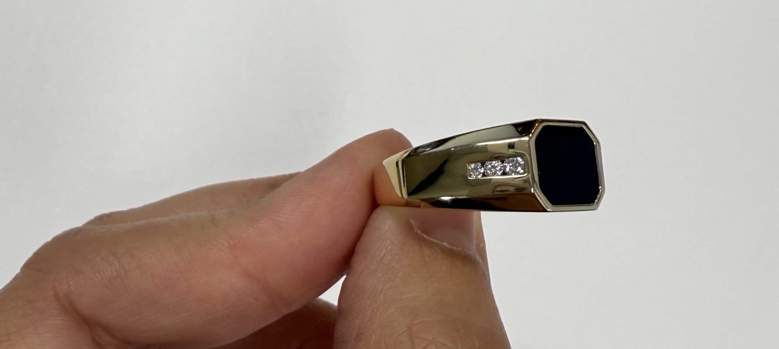 Gent's 14k Yellow Gold Genuine .71 Cttw Onyx & Diamond Ring - Image 4