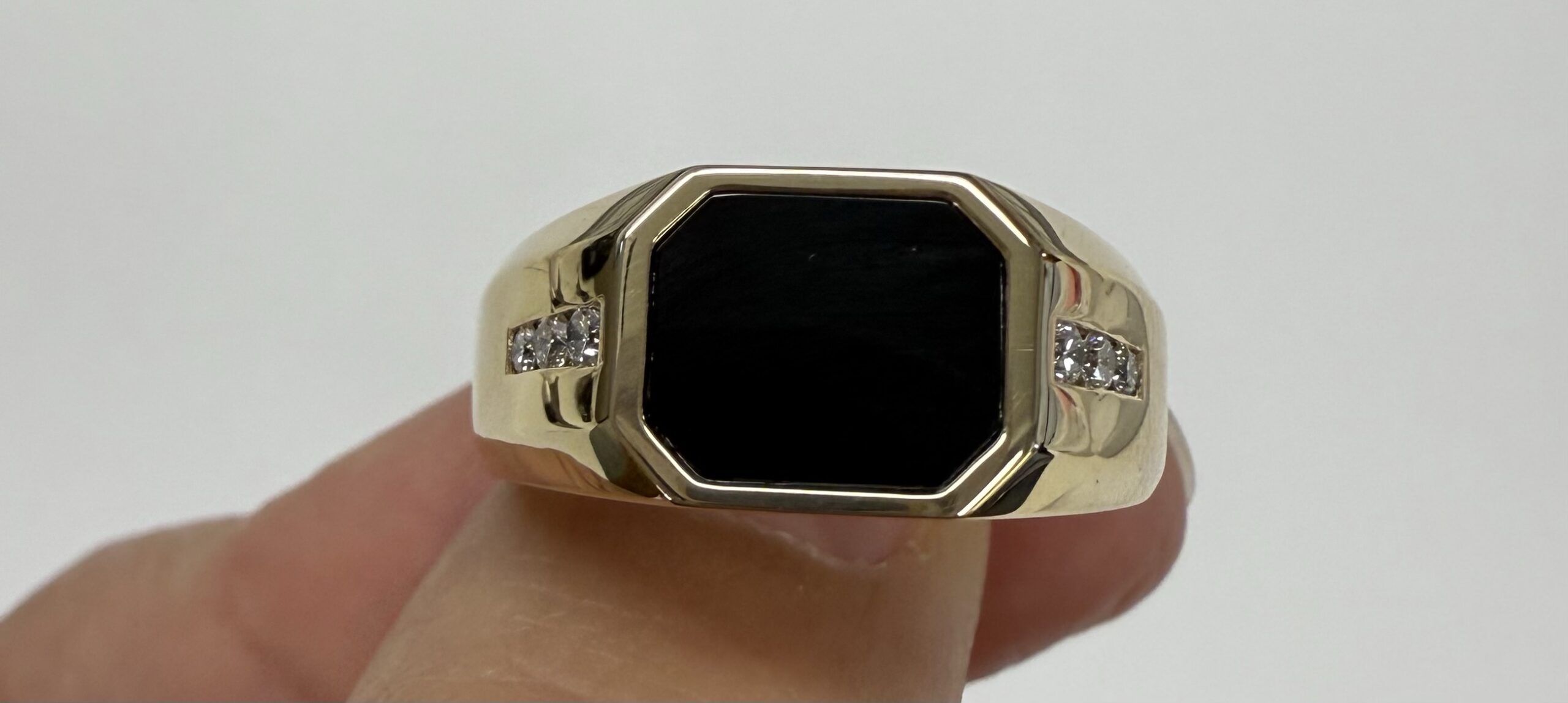 Gent's 14k Yellow Gold Genuine .71 Cttw Onyx & Diamond Ring - Image 3