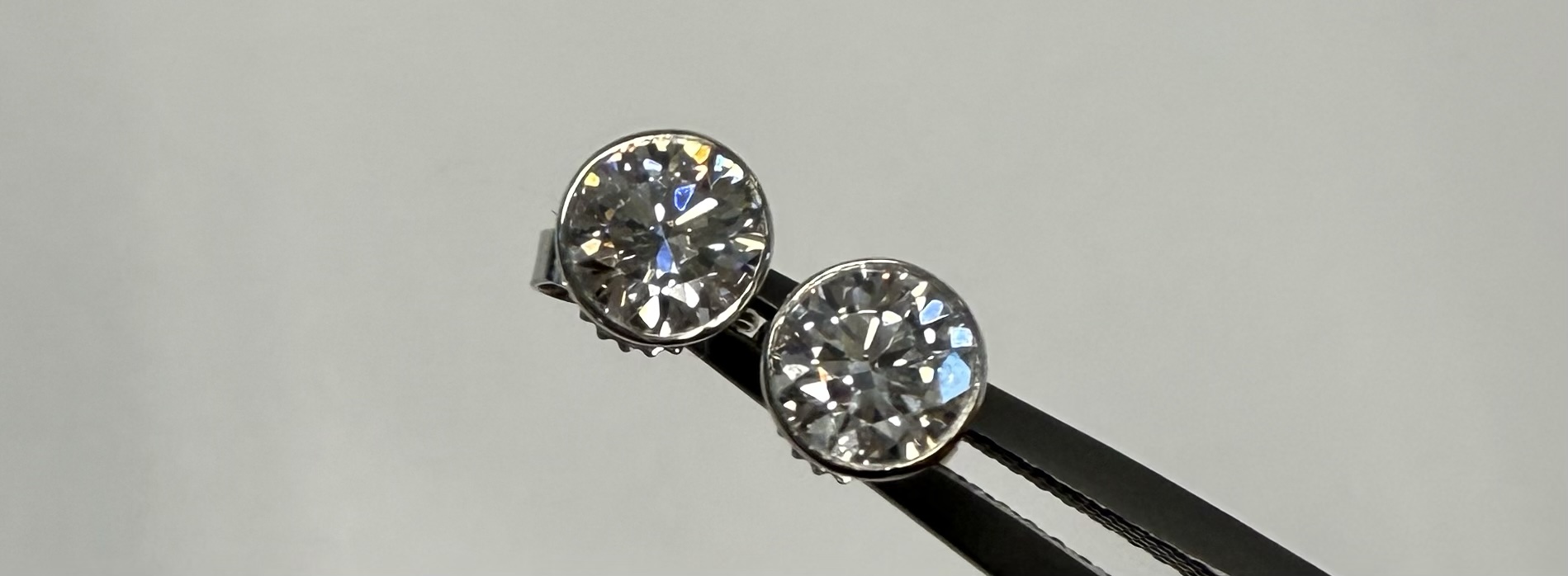 14k White Gold Genuine 1.08 Cttw Laboratory Grown Round Brilliant Cut Diamond Bezel Set Stud Earrings
