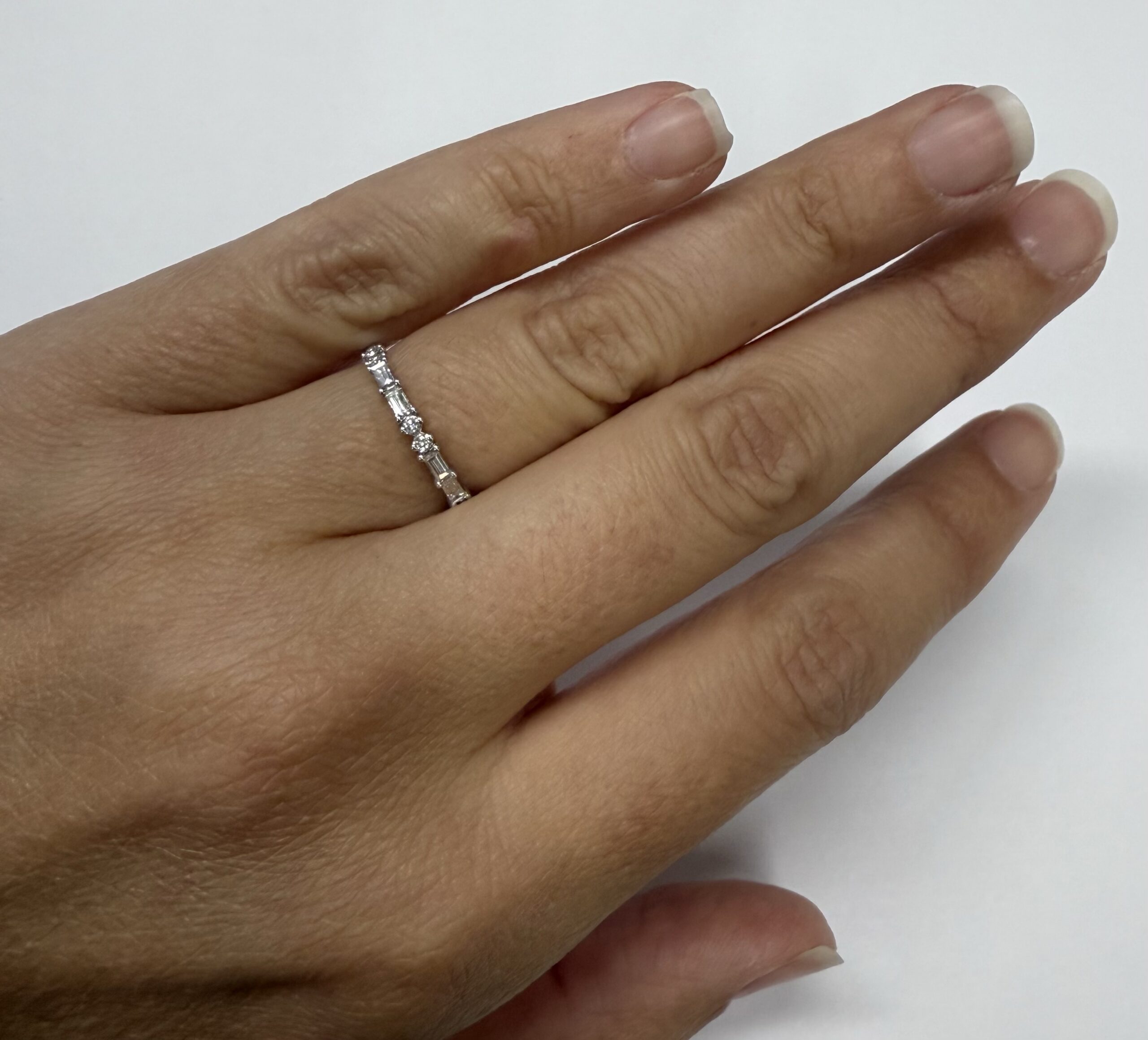 14k White Gold 14 Stone Genuine .40 Cttw Round Brilliant Cut Diamond & Diamond Baguette Band - Image 8