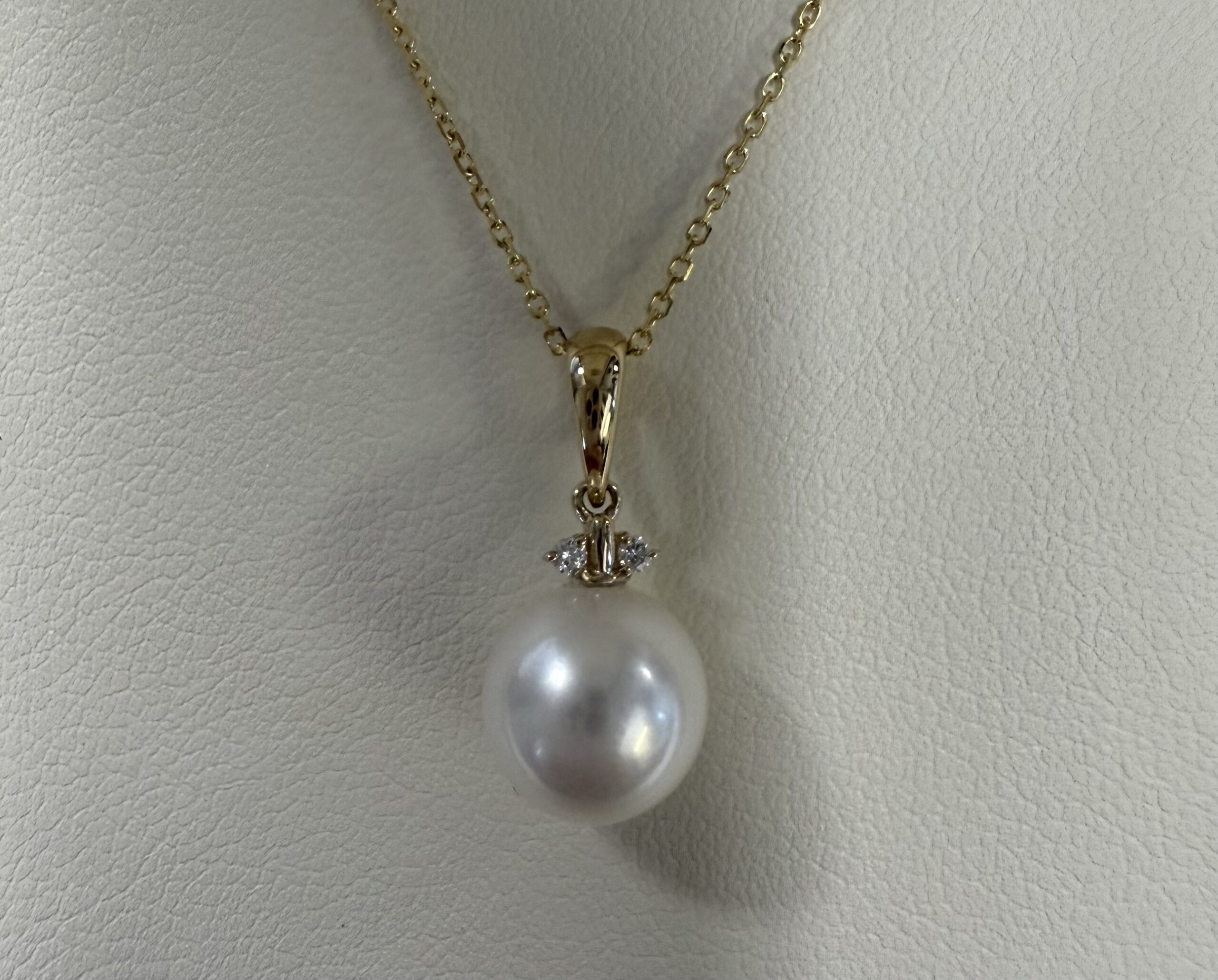14k Yellow Gold 8.5 MM Pearl & Diamond Pendant - Image 2