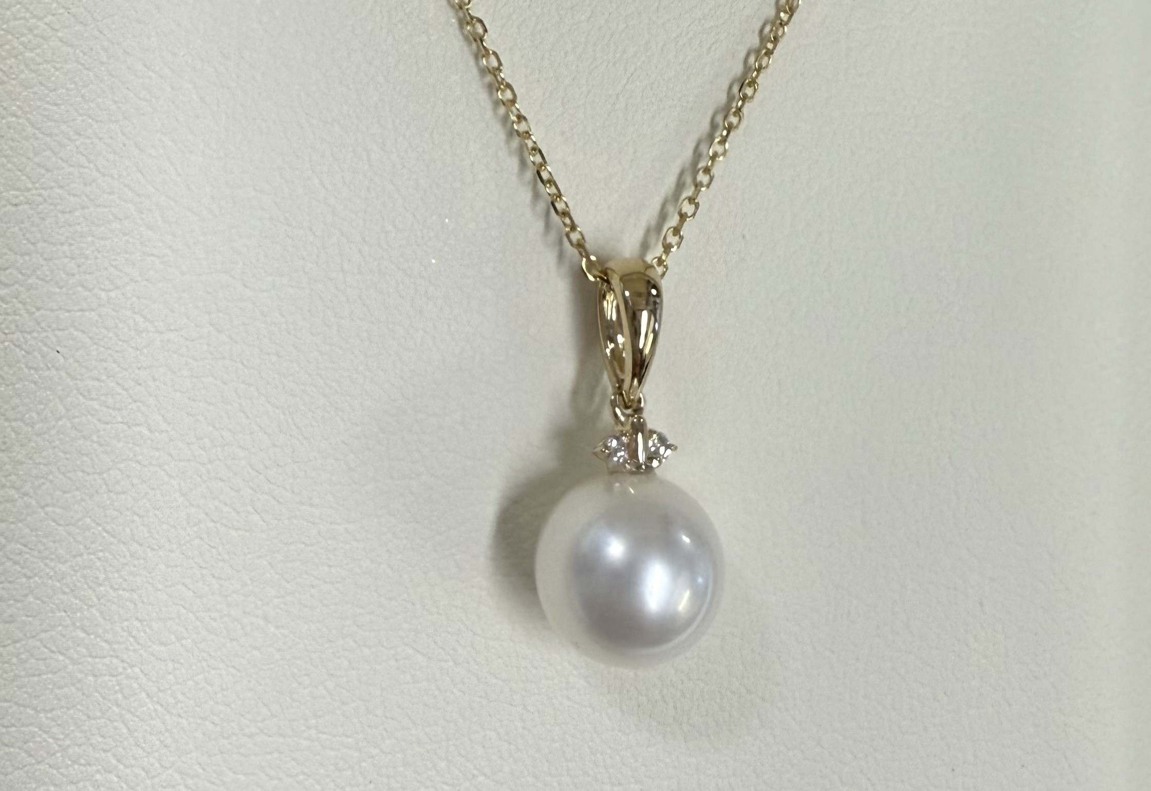 14k Yellow Gold 8.5 MM Pearl & Diamond Pendant - Image 3