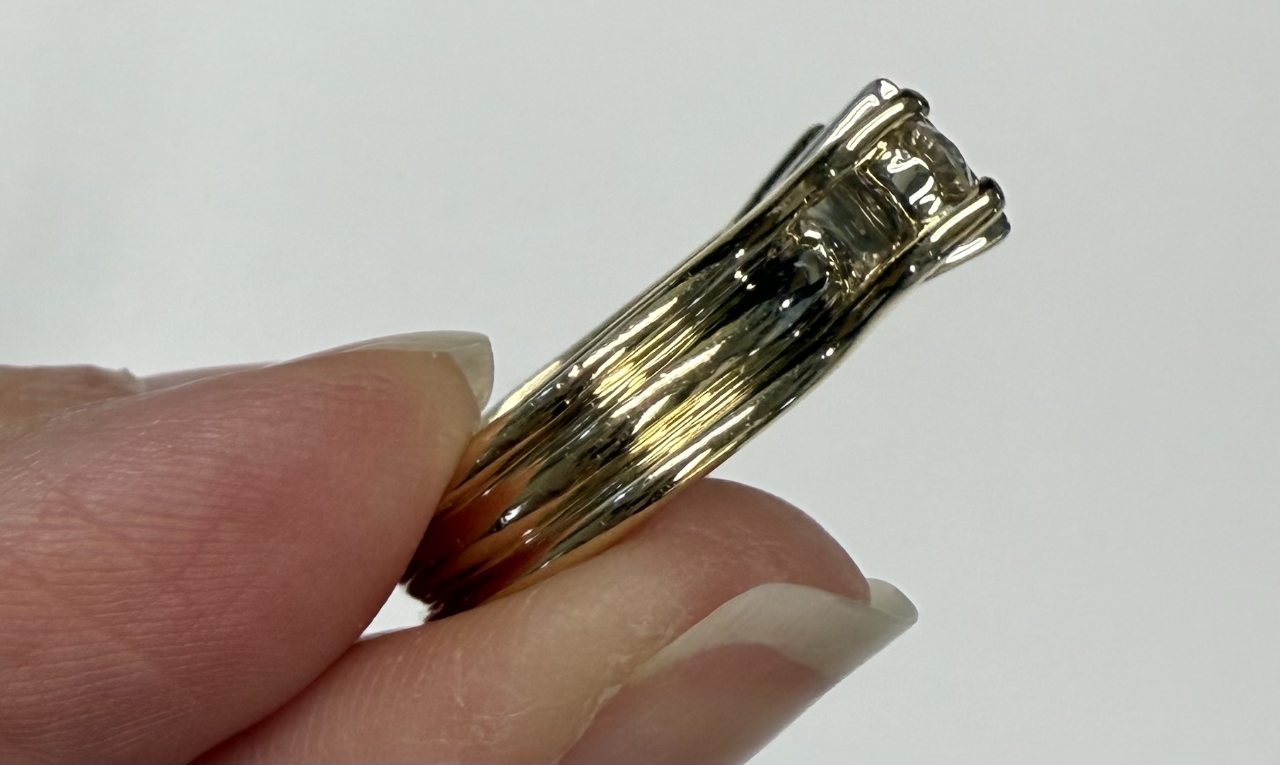 Vintage 14k Yellow Gold Genuine Sapphire & Diamond 3 Stone Ring - Image 6