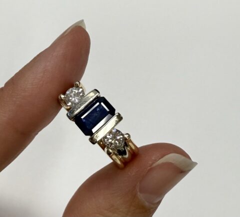 Vintage 14k Yellow Gold Genuine Sapphire & Diamond 3 Stone Ring
