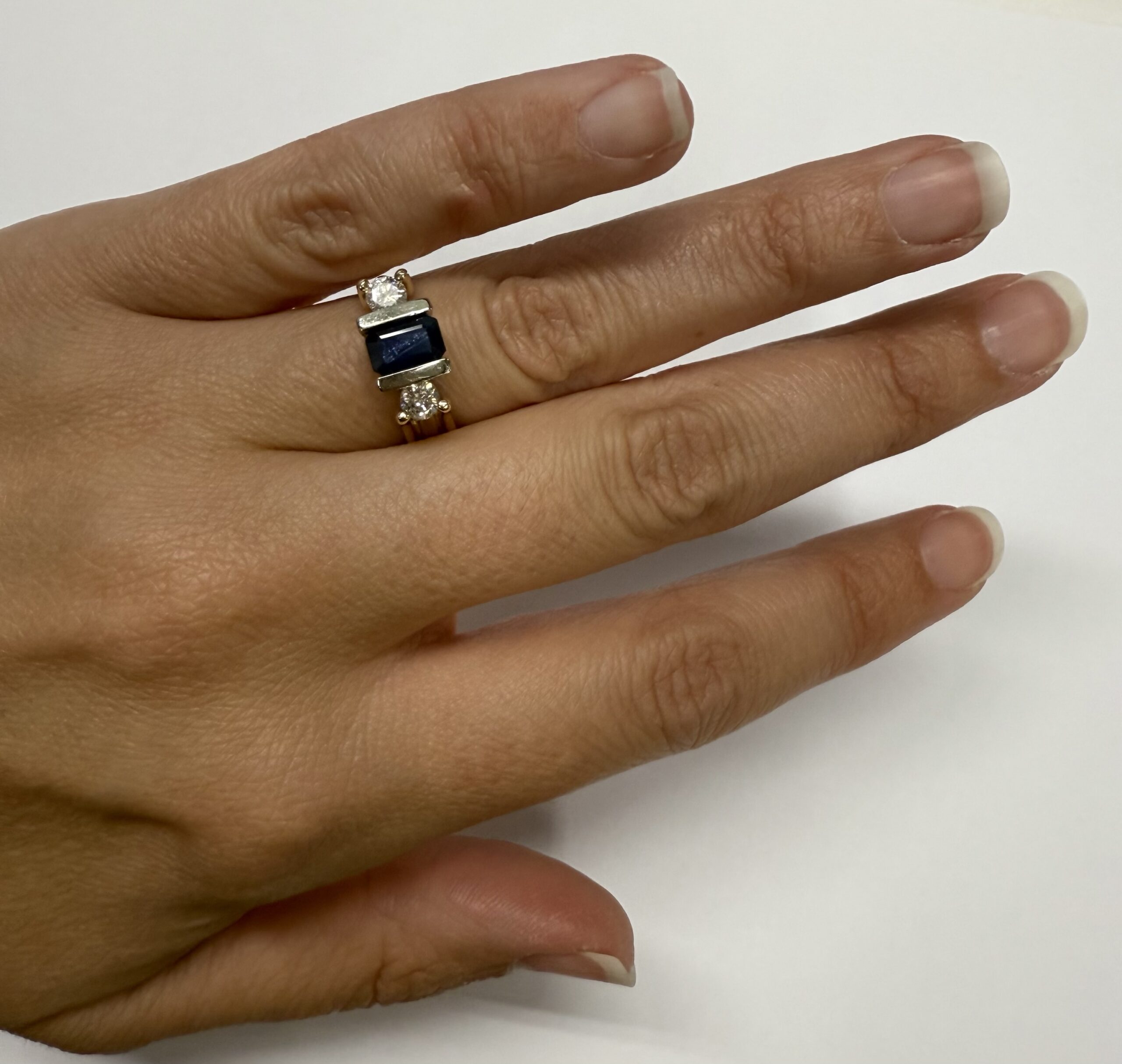 Vintage 14k Yellow Gold Genuine Sapphire & Diamond 3 Stone Ring - Image 13