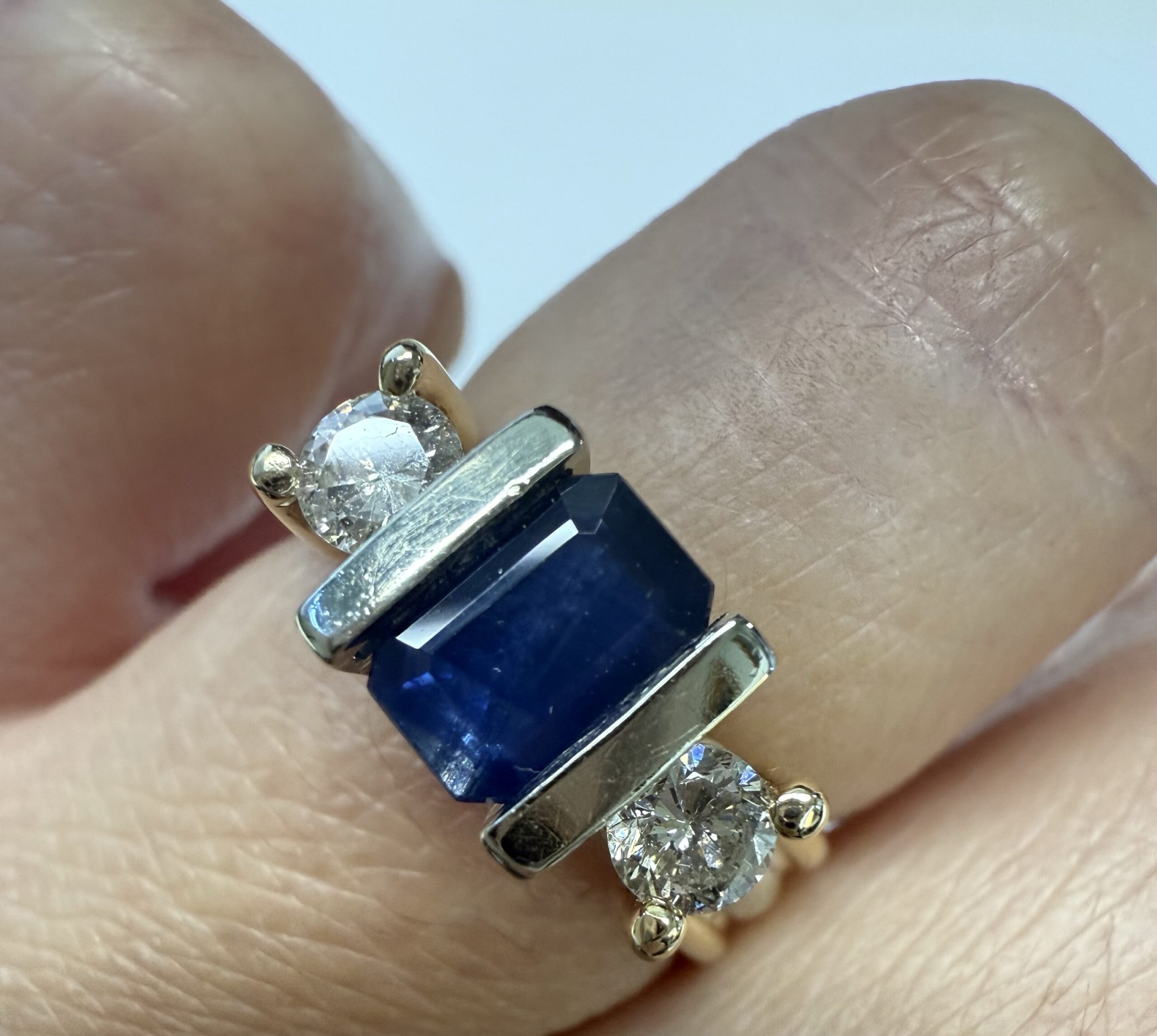 Vintage 14k Yellow Gold Genuine Sapphire & Diamond 3 Stone Ring - Image 17