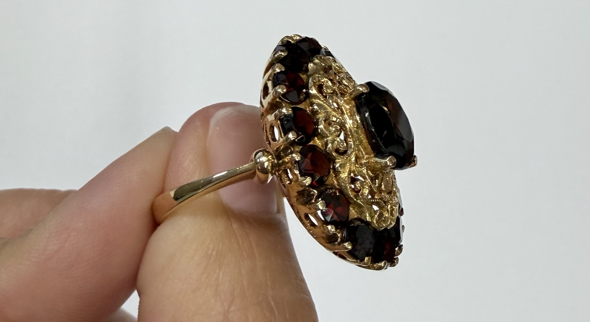 Vintage 14k Yellow Gold Genuine Garnet Cluster Ring - Image 12