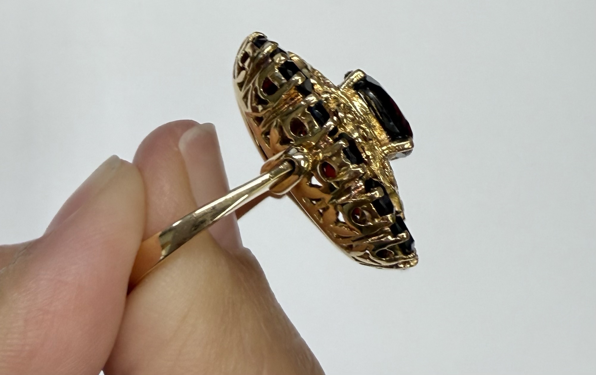 Vintage 14k Yellow Gold Genuine Garnet Cluster Ring - Image 10