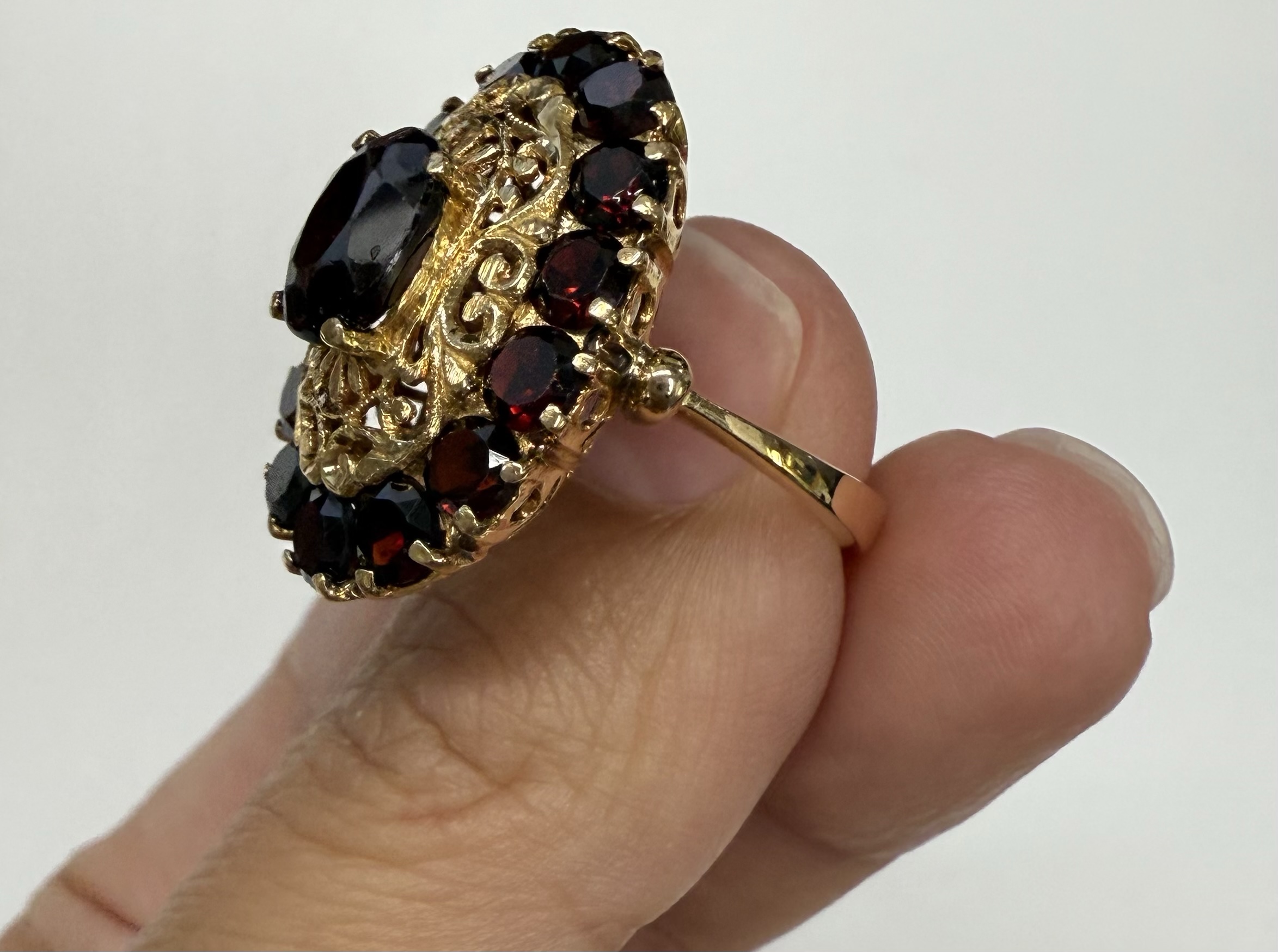 Vintage 14k Yellow Gold Genuine Garnet Cluster Ring - Image 5